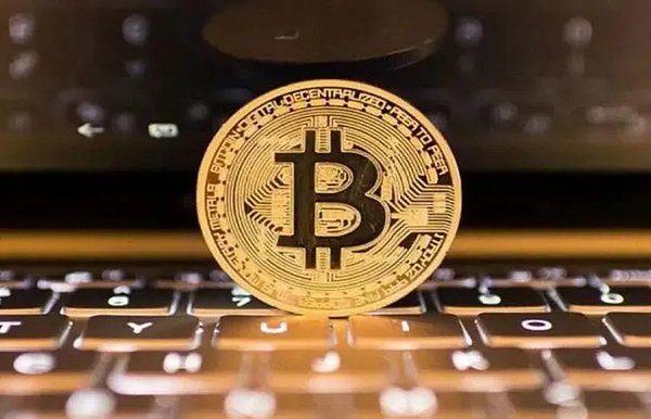 USD1：特朗普背书的稳定币新贵引发市场狂潮与政治风波