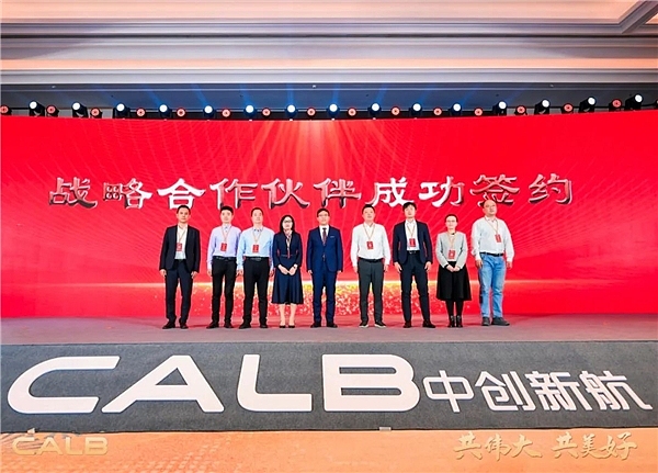 比特币冲破3.7万美元大关，加密市场春天要来了？